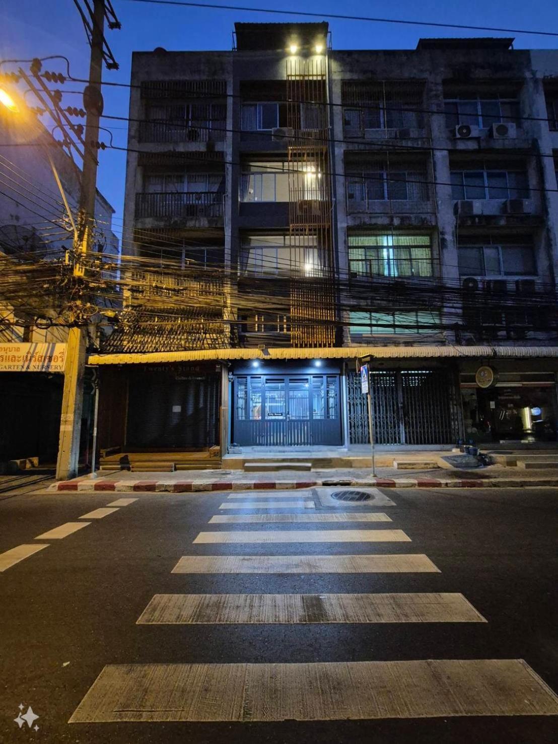 Nhà khách Chiangmai Vibe, House, 7 Mins To Bts, Center, Private In Sathon, Private Bathroom, Bangkok, Thailand